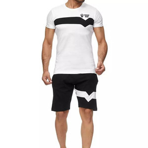 En stock Camiseta y pantalones cortos al por mayor Hombres Moda Ropa deportiva Conjuntos de manga corta Camisas y pantalones cortos Conjuntos - Product Image 1
