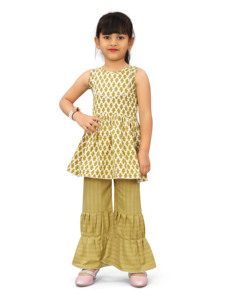 Ensemble Kurti Sharara en coton olive pour filles Shoryam Fashion |   Vêtements traditionnels ethniques indiens pour enfants à séchage rapide pour les fêtes et les célébrations - Product Image 2