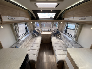 Autocaravana moderna con cocina para 4 personas, caravana de camping tipo lágrima, todoterreno con 2 camas, baño y paquete solar. - Product Image 6