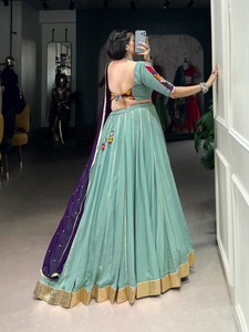 คอลเลกชันพรีเมี่ยมใหม่เรยอนบริสุทธิ์ที่มี gotta patti และกระจก gamthi ทำงาน navratri lehenga choli - Product Image 5