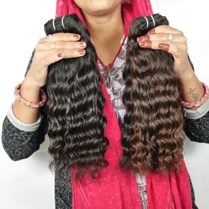 Extensions de cheveux humains vierges brésiliennes péruviennes indiennes Remy alignées sur la cuticule naturelle, tissages bon marché, style ondulé - Product Image 2