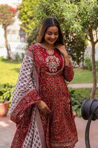 Sharara ล่าสุดที่มีขนาดที่กำหนดเองสำหรับผู้หญิงผู้ส่งออกของนักออกแบบ Sharara สำหรับผู้หญิงที่อยู่ในอินเดียคอลเลกชันใหม่ - Product Image 3