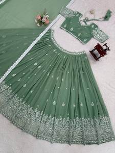 Conjunto de Lahenga Choli con Dupatta de Tela de Georgette Sintética Pesada Inspirada en Celebridades, con Bordado de Hilo y Lentejuelas de 9 mm, Fácil de Drapear, en Oferta - Product Image 4