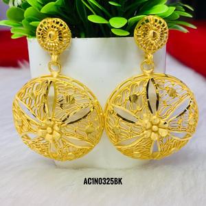 ชุดสร้อยคอสั้นดีไซน์สวยเก๋พร้อมต่างหูและแหวน18K หนึ่งกรัมเครื่องประดับชุบทองสำหรับผู้หญิง - Product Image 3