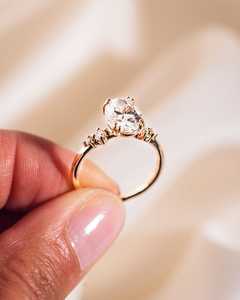 Luxueuse bague en diamant Moissanite taille ovale vintage en argent sterling 925 finition or rose pour anniversaire de fête de fiançailles de mariage - Product Image 6