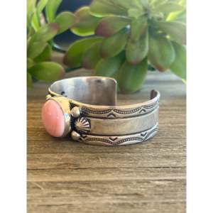 Fashion Cuff Bracelet-Chimney Butte Pink Conch & Sterling Silver - Product Image 4