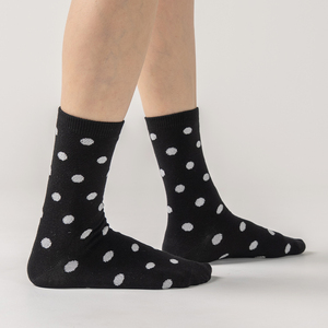 Calcetines de Algodón para Mujer - Diseño de Lunares en Colores Básicos, Calcetines Coreanos para Uso Diario - Lunares A - Product Image 2