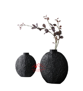 Vase décoratif de luxe attrayant pour la décoration de la maison, effet de glaçure à teinture réactive, fonte d'aluminium - Product Image 1