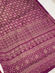 ชุดผ้าไหมลายลูกไม้ - Product Image 4