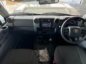 Land Cruiser 79 4.5D-4D LX 2024 Usado, SUV de 5 Plazas, Cuero, Automático, 6 Velocidades, Alta Calidad, Volante a la Derecha/Izquierda - Product Image 2