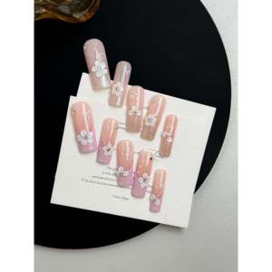 Adesivi per unghie press-on Petaline color avorio, eleganti decorazioni per nail art - Product Image 4