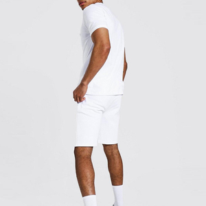 Nouveau design, short et t-shirt d'été respirant et décontracté pour hommes, ensemble 2 pièces avec logo personnalisé, taille personnalisée, vente en gros - Product Image 2