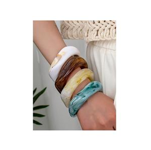 Premium Waterproof Resin Bangles Set for Ladies Customizable Cute Design Lightweight Jewelry for Business Gift and Export Market - Product Image 3