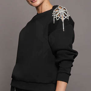 Ropa de calle de invierno de moda para mujer, Sudadera con capucha con logotipo frontal adornado con diamantes de imitación, manga larga, ajuste holgado, diseño transpirable - Product Image 6