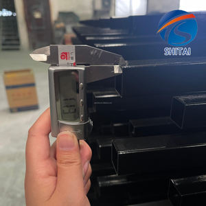 Panneau de clôture en acier pour extérieur Tube carré Clôture en acier métallique ondulé Clôture en acier en fer forgé à toit plat pour <span class=keywords><strong>piscine</strong></span> - Product Image 5