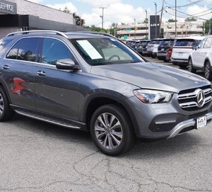 Faible kilométrage 2024 Mercede-s-Ben-z GLE 350 4MATIC avec roues en alliage Sièges en cuir Système de navigation Toit ouvrant à démarrage à distance - Product Image 1