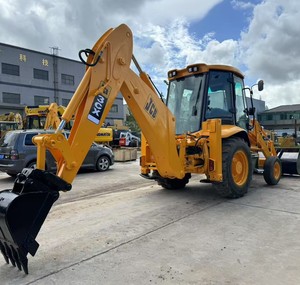 Retroexcavadora JCB 3CX en excelentes condiciones, tracción en las cuatro ruedas, alta eficiencia, a la venta a precio de mayorista. - Product Image 4