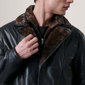 Manteau en cuir noir Cai avec col à revers - Product Image 5