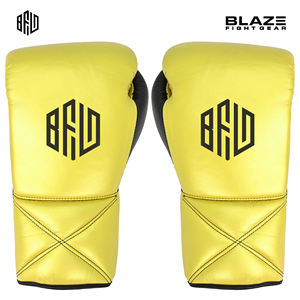 Guantes de Kickboxing de cuero para principiantes diseñados para entrenamiento al aire libre en artes marciales y boxeo - Product Image 6