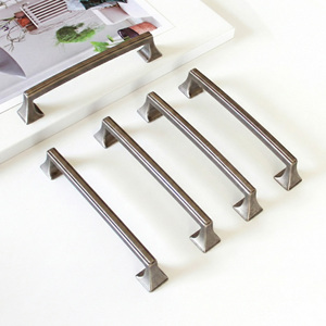 มือจับตู้ลิ้นชัก ตู้เสื้อผ้า ตู้ครัว ตู้อาหาร ทรงสี่เหลี่ยม โค้งมน วัสดุโลหะผสมสังกะสี ทนทาน เป็นมิตรกับสิ่งแวดล้อม สไตล์โมเดิร์นกลางศตวรรษ - Product Image 1
