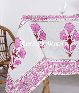 Nappe traditionnelle indienne à motifs floraux roses, livrée par des artisans, pour les repas et les mariages - Product Image 2