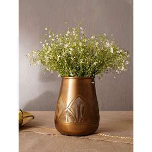 Jarrón de Metal Texturizado Premium para Decoración de Sala de Estar y Exhibición de Flores Elegante con Artesanía Contemporánea Hecha a Mano - Product Image 1