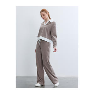 Blusa de punto con ribete de algodón para mujer, cómoda y elegante - Product Image 1