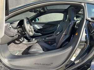 Boîte de vitesses automatique 2025, cuir foncé, 4L Turbo, certifiée, propre et peu utilisée, ACC, alliage d'aluminium - Product Image 3