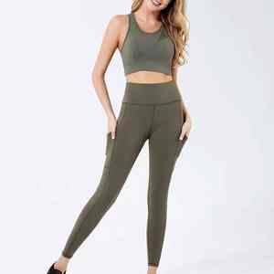 Conjunto de ropa de yoga personalizada para entrenamientos diarios que proporciona soporte, transpirabilidad y un ajuste moderno y activo. - Product Image 4