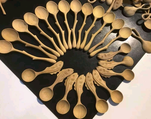 Cuillère en bois rustique pour cuisiner et servir-faite à la main, durable et écologique - Product Image 5