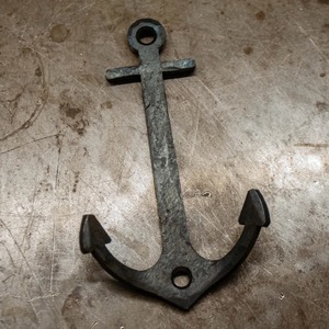 Gancho de hierro forjado a mano para colgar en la pared, colgador de hierro, hierro fundido, elegante y desgastado, Retro, rústico - Product Image 2