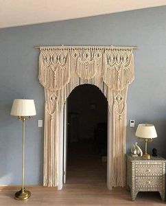 Rideau de porte en macramé fait à la main avec extrémités à pompons pour une entrée élégante décorative ou une transformation de maison bohème - Product Image 5