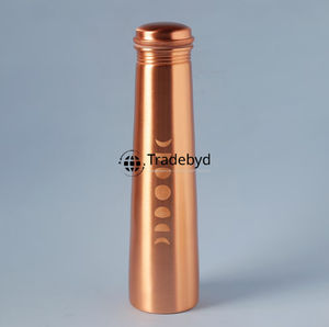 Bouteille en cuivre large faite à la main de qualité supérieure pour les professionnels actifs par Tradebyd - Product Image 4