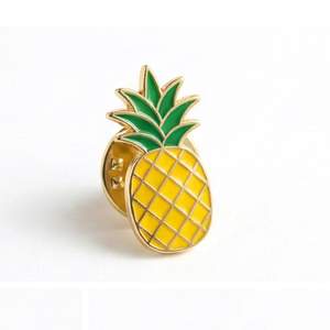 Pins de Solapa Personalizados con Diseño Tradicional de Sandía, en Latón Plateado y Serigrafiados - Product Image 2