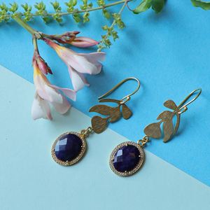 Pendientes de Gota Ovalados de Sodalita Dua Hechos a Mano, Chapados en Oro de 18K, Latón, Joyería Elegante y Moderna para Bodas - Product Image 2