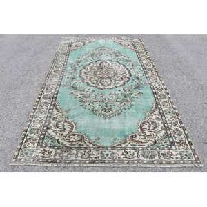 Tapis vintage vert beige 5,7x9,7 pieds Tapis turcs - Product Image 1