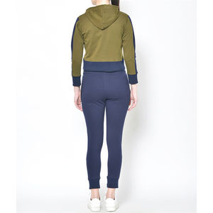 Survêtements pour femmes en stock ensemble de survêtement de fitness chaud à manches longues décontracté haut court à capuche prix raisonnable Logo personnalisé - Product Image 5