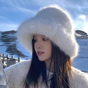Bonnet en fausse fourrure avec design extensible pour un usage quotidien au froid Bonnet en tricot avec finition en fourrure pour des looks d'hiver élégants - Product Image 3