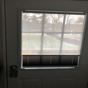 ผ้าม่านจีบพลีทแบบสองชั้น ปรับระดับได้ทั้งด้านบนและด้านล่าง ปรับแสงได้สองสี  สามารถปรับแต่งได้สำหรับโรงแรม สำนักงาน บ้านพักอาศัย  ขนาด 14 มม. บางเฉียบ พร้อมสกรู - Product Image 5