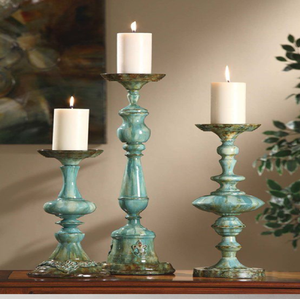 Candelabros de madera estilo granja desgastados con un relieve de girasol blanco elevado, disponibles a precios al por mayor. - Product Image 4