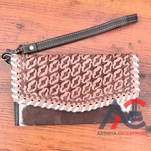 Cartera tallada a mano de nuevo diseñador, Cartera de piel de vaca de cuero genuino con estilo, carteras de cuero occidental de usos múltiples - Product Image 1