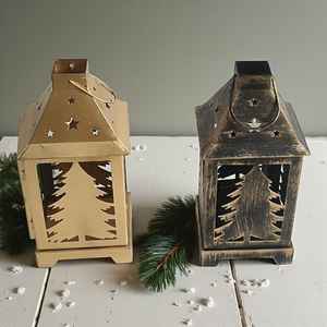 Linterna de vela de árbol de Navidad de metal | Linterna LED decorativa con recubrimiento en polvo 12x12x26 cm - Product Image 2