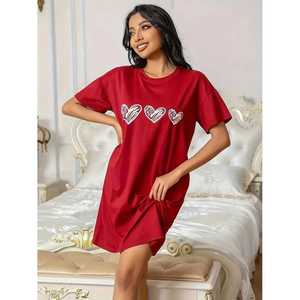 Camiseta larga con estampado de corazones granates para mujer, cuello de media manga, camiseta informal ajustada de algodón suave, camiseta transpirable de alta calidad con letras - Product Image 1