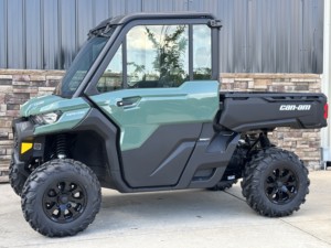 รถออฟโรด Can-Am UTV ขับเคลื่อน 4 ล้อ เกียร์อัตโนมัติ เครื่องยนต์เบนซิน 4 จังหวะ สีดำ วัสดุพลาสติกและโลหะ รับน้ำหนักได้ 20 กก. ขึ้นไป ใช้ได้ทุกฤดู แคนาดา - Product Image 5