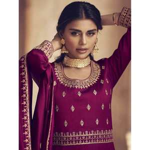 Increíble Vestido de Gala Rosa Bordado en Seda, Listo para Usar, con Lentejuelas, Capas y Drapeado Imperio para Fiestas y Eventos Nocturnos - Product Image 2