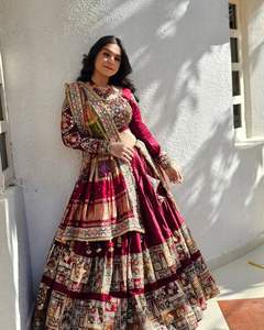 El último diseñador Navratri Muselina especial Algodón Impreso y espejo real Trabajo Lienzo Patta Lehenga Choli con Dupatta Full Stitch - Product Image 2