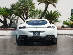 Coupé BIANCO AVUS RWD 2023 Usado en Excelentes Condiciones - Product Image 5