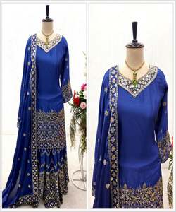 Robe de soirée d'été glamour pour adultes en coton Georgette avec perles opulentes et imprimé floral élégant. - Product Image 2