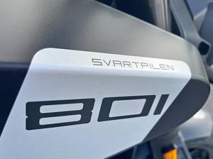 NUEVO 2025 Husqvarrna Svarttpilen 801 Industrial - Product Image 5