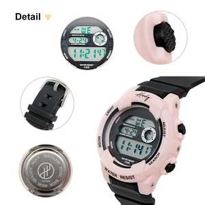 Montre numérique unisexe sportive et décontractée en alliage, résistante à l'eau, avec lumière LED multifonctionnelle pour la natation HWN 04 - Product Image 2